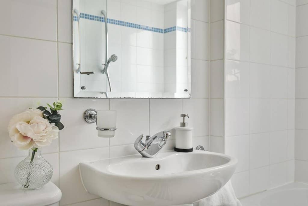 Appartamento The Exclusive Gem Of Leeds - Sleeps 8 Esterno foto