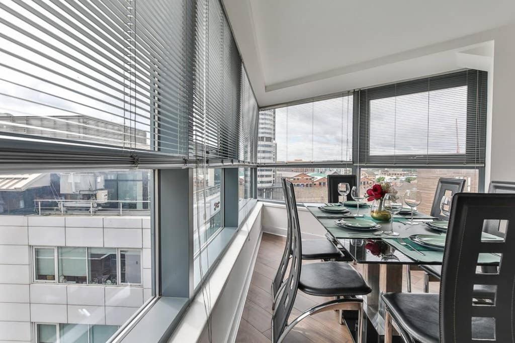 Appartamento The Exclusive Gem Of Leeds - Sleeps 8 Esterno foto