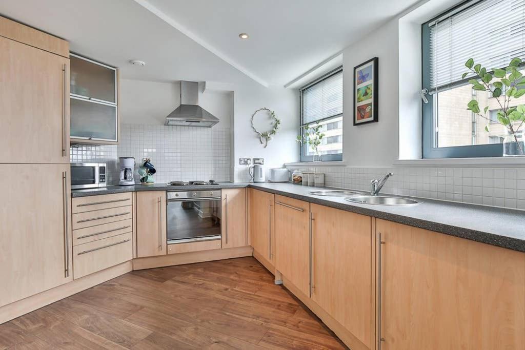 Appartamento The Exclusive Gem Of Leeds - Sleeps 8 Esterno foto